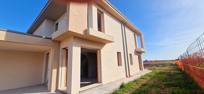 Casa con 9 locali in vendita in Vittorio Veneto