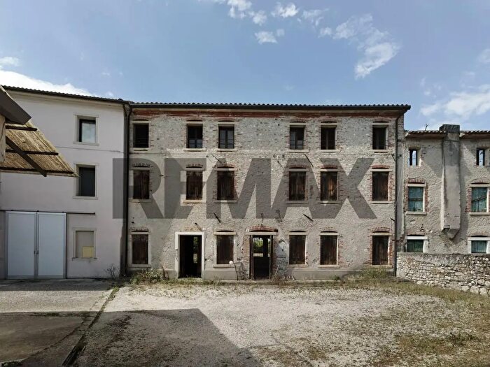 Casa con 10 locali in vendita in Via Raboso E, Farra Di Soligo