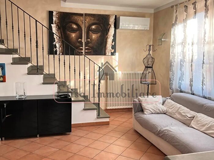 Casa con 6 locali in affitto in Massarosa