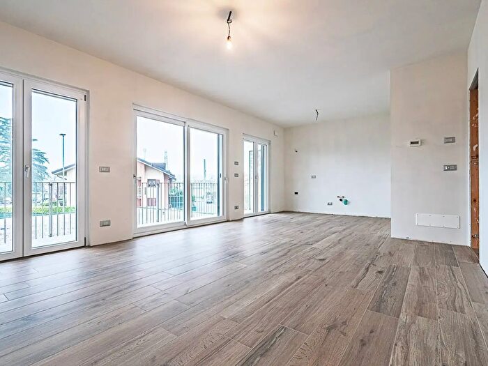 Appartamento trilocale in vendita in Via Mombello, Pianezza