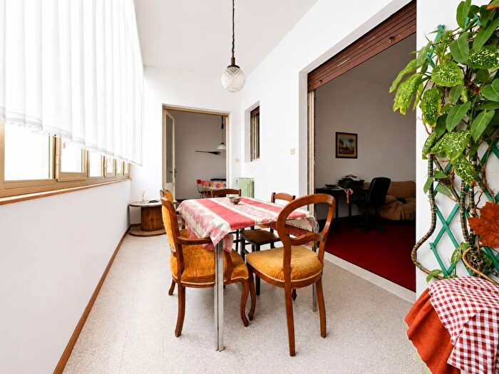 Appartamento con 6 locali in affitto in Via Ciro Menotti, Mazzini Oberdan, Firenze