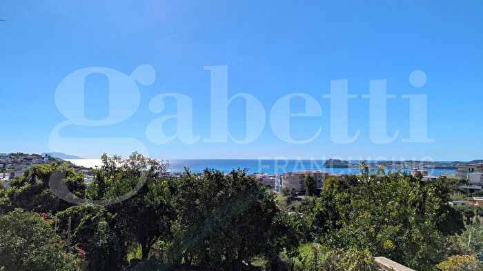 Appartamento trilocale in vendita in Via Filomarino, Monte Di Procida