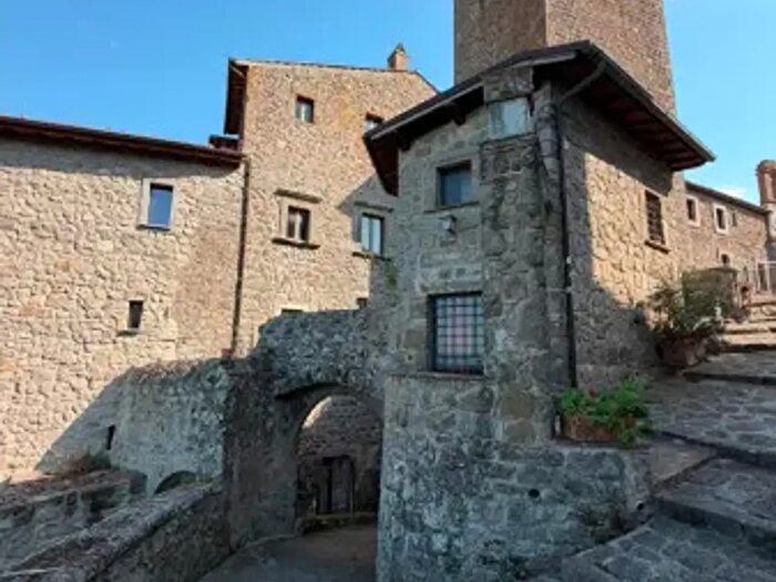 Appartamento trilocale in vendita in Via Belvedere, Bassano In Teverina