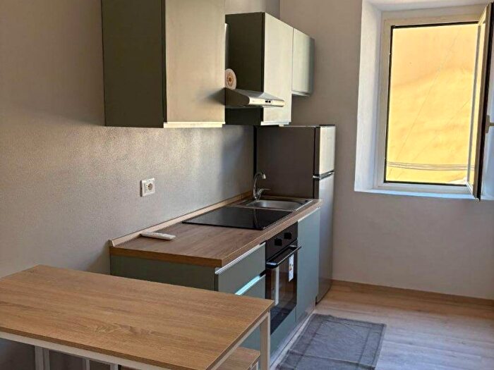 Appartamento trilocale in affitto in Via Pompilio de' Cuppis, Centro Storico, Fano