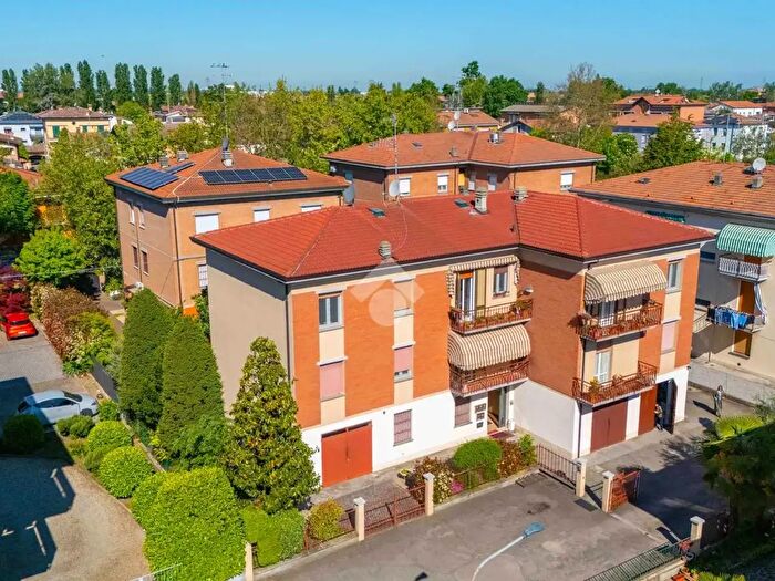 Appartamento con 6 locali in vendita in Via Giovanni Pascoli, Rubiera