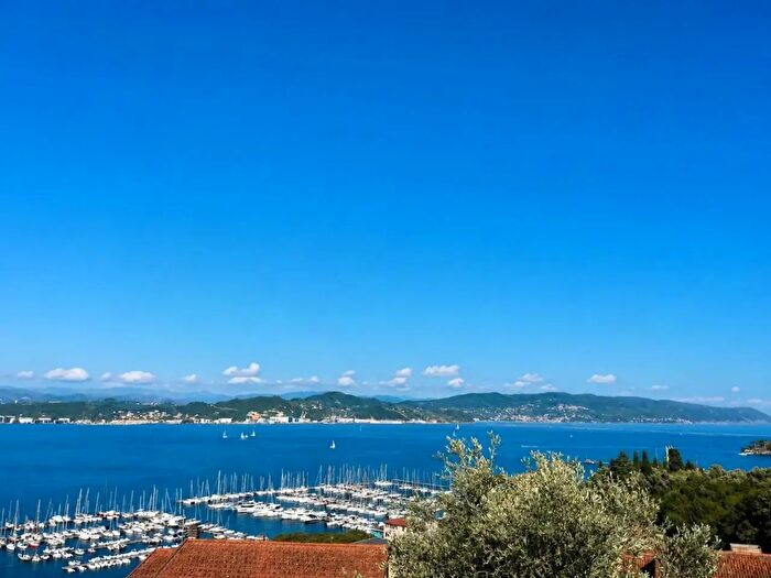 Casa quadrilocale in vendita in Portovenere