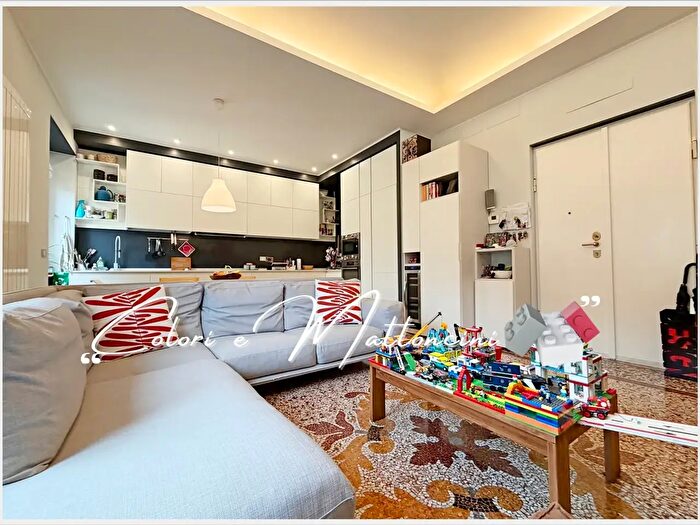 Appartamento con 6 locali in vendita in Via Trebisonda, Genova