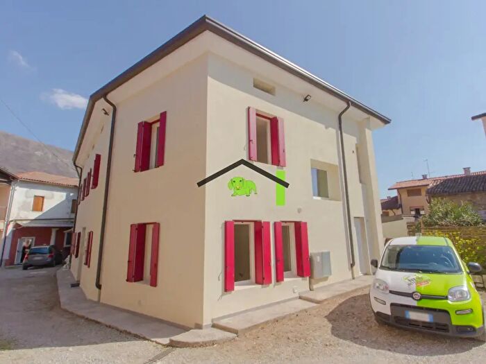Appartamento con 7 locali in vendita in Via Principale, Meduno