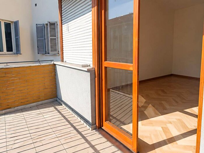 Appartamento quadrilocale in affitto in Via Achille Maiocchi, Morgagni, Milano