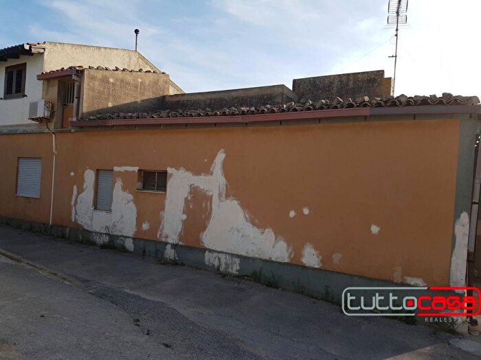 Casa quadrilocale in vendita in Bacone, Scicli