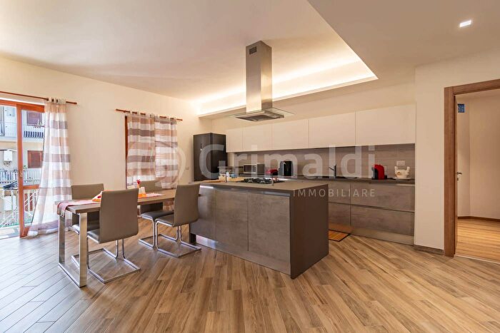 Appartamento con 7 locali in vendita in Viale Scala Greca, Siracusa