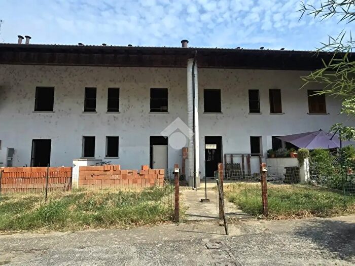 Casa trilocale in vendita in Via Civardi, Gombito
