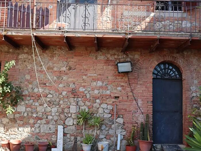 Casa con 6 locali in vendita in di Corsano, Monteroni D'Arbia