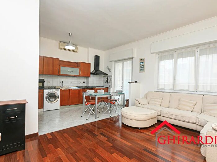 Appartamento con 6 locali in affitto in Via Chiaravagna a, Genova