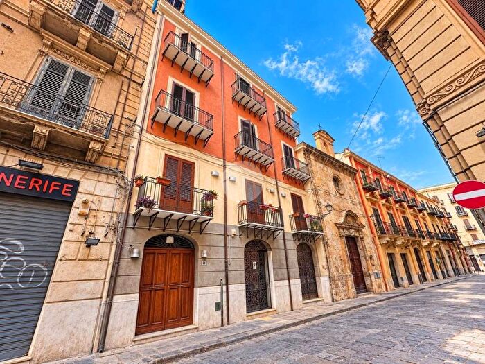 Appartamento bilocale in affitto in Via S Cristoforo, Kalsa, Palermo