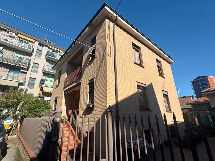 Casa con 5 locali in vendita in Via Vincenzo Monti, Cinisello Balsamo