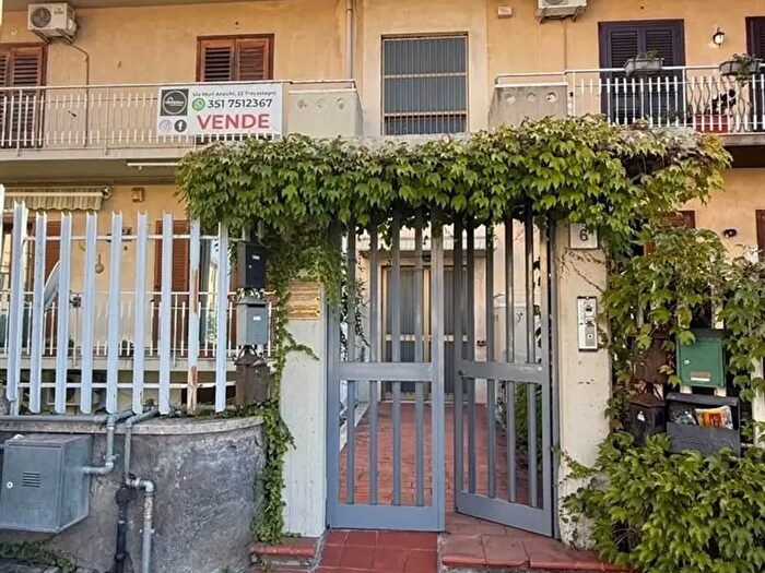 Appartamento trilocale in vendita in Via Pier Santi Mattarella, Trecastagni