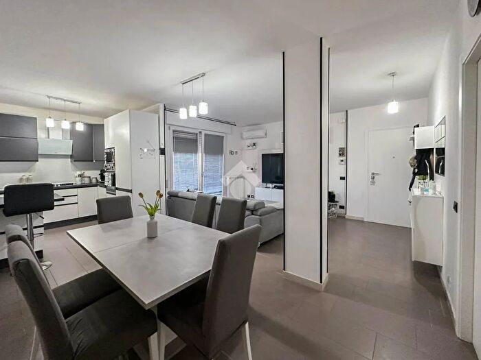 Appartamento quadrilocale in vendita in Via Vienna, Carpi