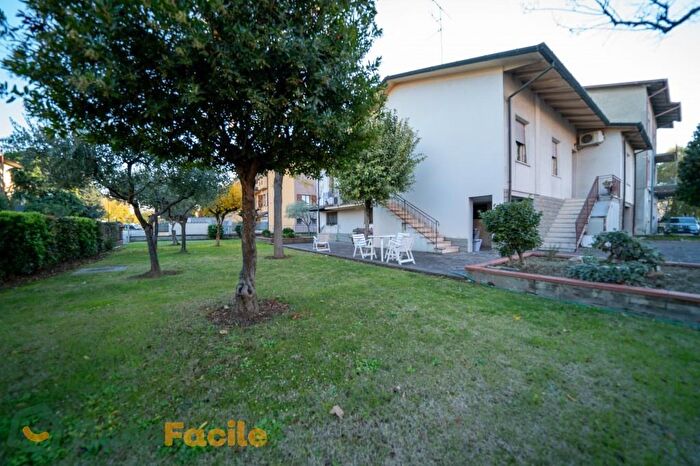 Casa con 6 locali in vendita in Via Marzolino I°, Cesena