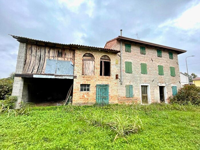 Casa con 5 locali in vendita in Sesto Al Reghena