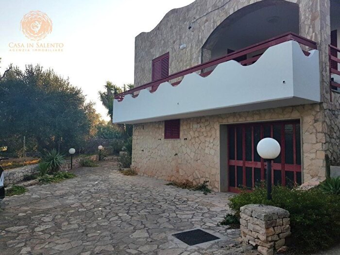 Casa con 6 locali in vendita in Guardiola, Corsano