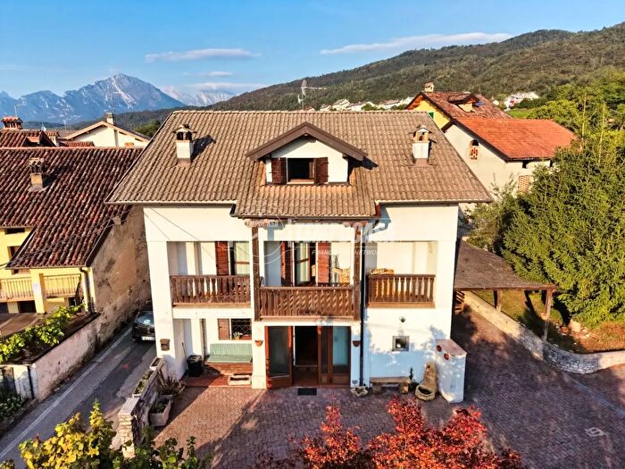 Casa con 5 locali in vendita in Via Caleipo, Belluno