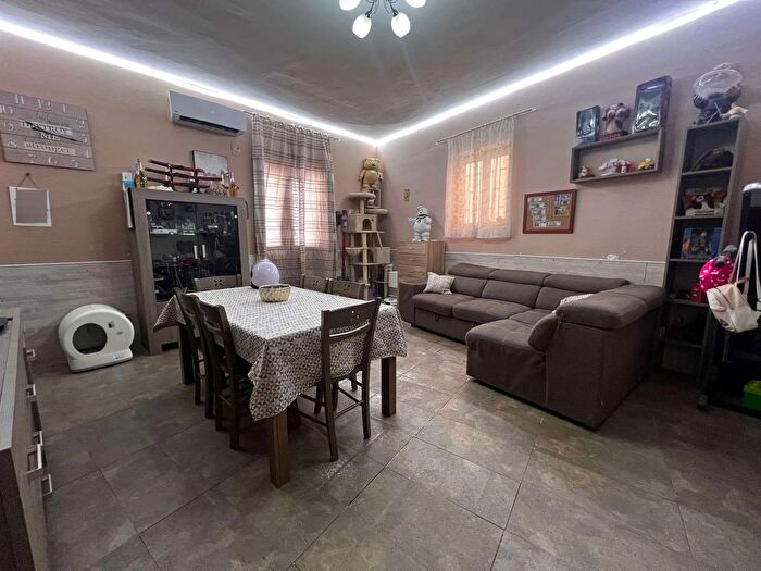 Appartamento con 10 locali in vendita in Via Ettore Gabrici, Palermo