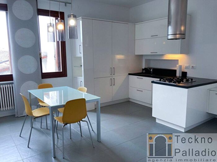 Appartamento trilocale in affitto in Centro Storico, Vicenza