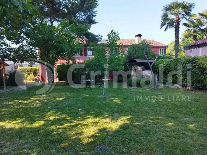 Casa con 5 locali in vendita in Via Aprile, Padova