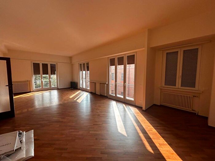 Appartamento quadrilocale in affitto in Stradone Farnese, Pubblico Passeggio, Piacenza