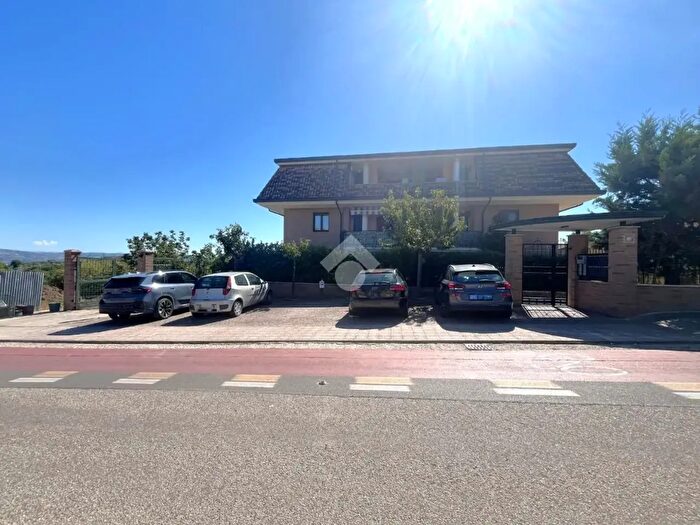Appartamento trilocale in vendita in Via R Villanacci, Calvi