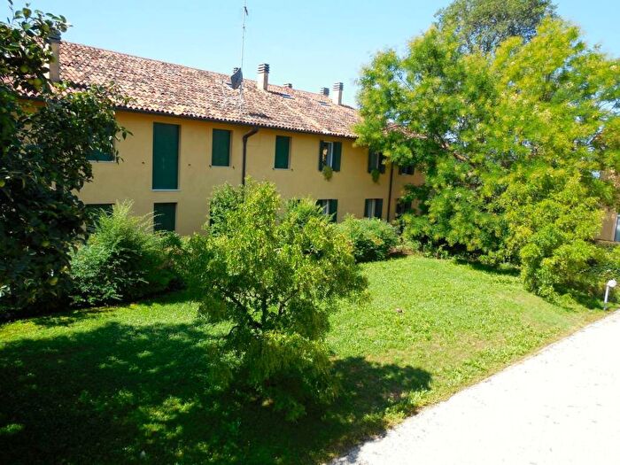 Casa quadrilocale in affitto in Via Armistizio, Paltana Mandria, Padova