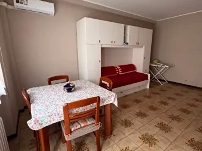 Appartamento trilocale in affitto in Via Venezia, Nettuno