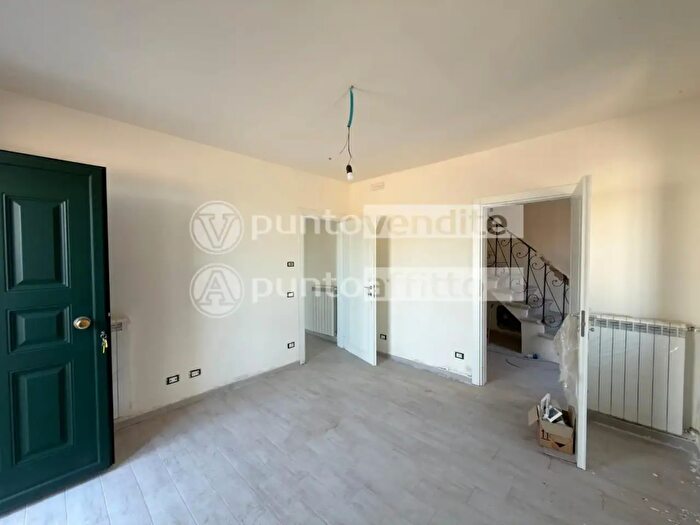 Casa con 6 locali in affitto in Lucca