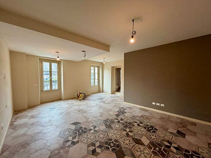 Appartamento trilocale in affitto in Piazza Giuseppe Garibaldi, Centro, Rovato