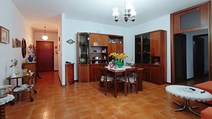 Appartamento con 5 locali in vendita in Via delle Venezie, Tresignana