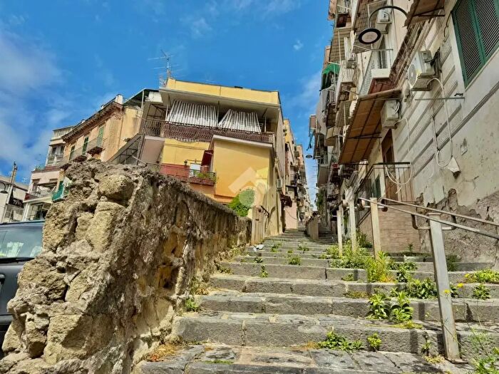 Appartamento monolocale in vendita in Salita di Mauro, Napoli