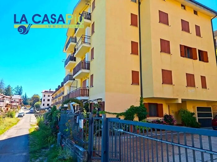 Appartamento quadrilocale in vendita in Via dei Bucaneve, Spezzano Della Sila
