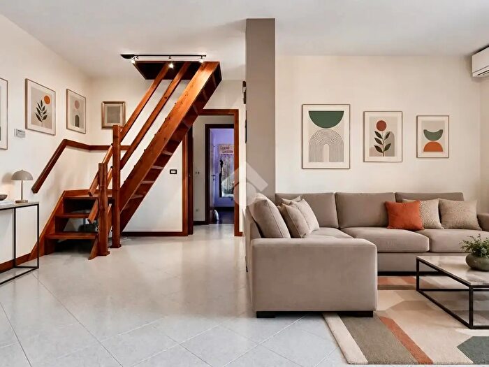 Appartamento con 5 locali in vendita in Via Guglielmo Marconi, Rodengo Saiano
