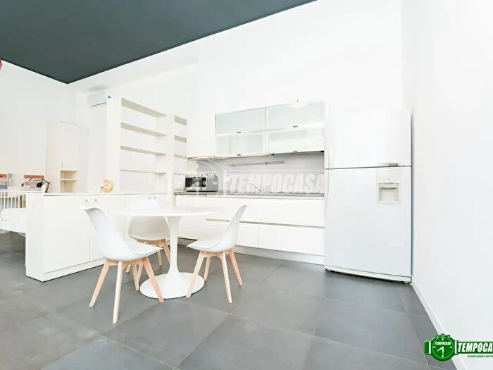 Appartamento monolocale in affitto in Via Marmolada, Milano