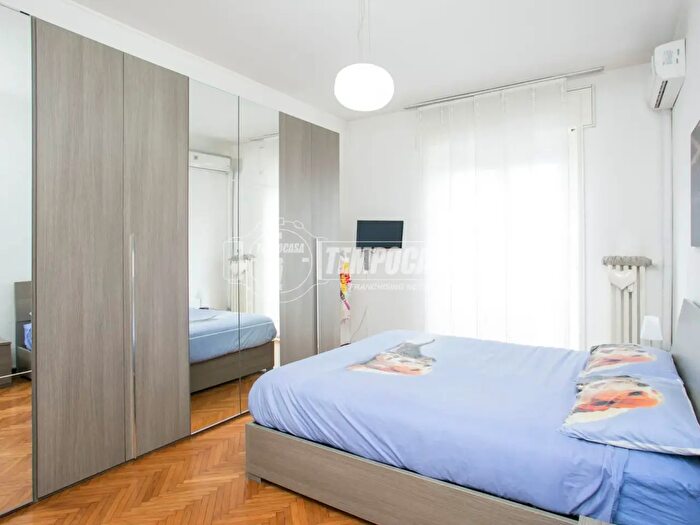 Appartamento bilocale in affitto in Via Lorenteggio, Milano