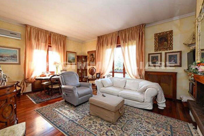 Appartamento quadrilocale in vendita in Via Firenze, Brescia