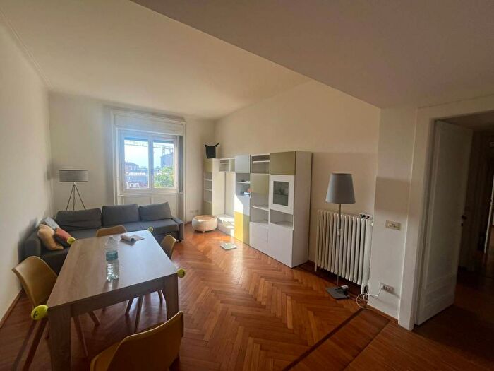 Appartamento trilocale in affitto in Via Eleuterio Pagliano, Monte Rosa Lotto, Milano