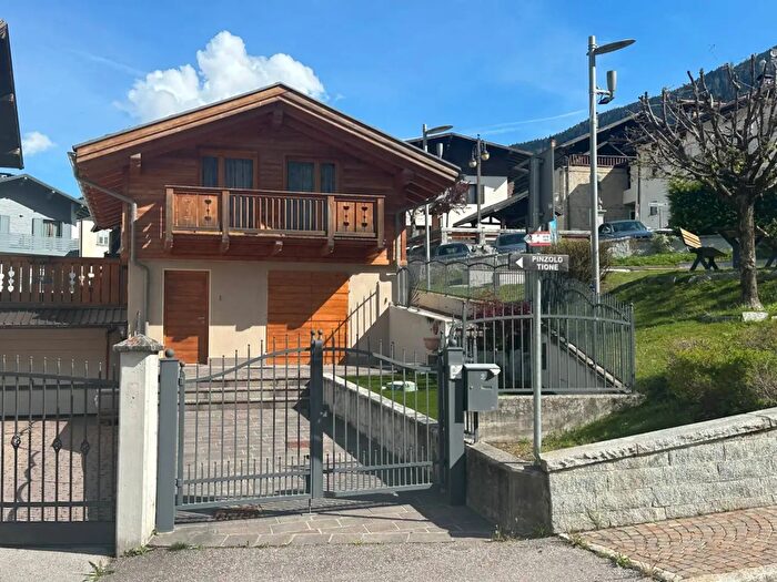 Casa trilocale in vendita in Via di Massimeno, Massimeno