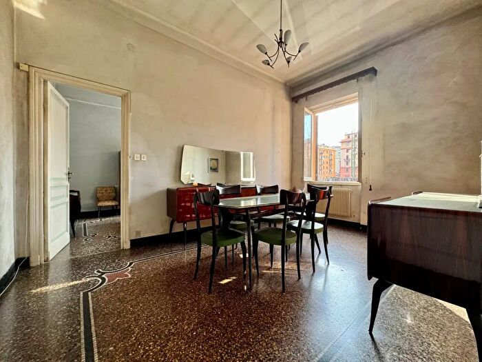 Appartamento con 5 locali in vendita in Corso Galliera, Genova