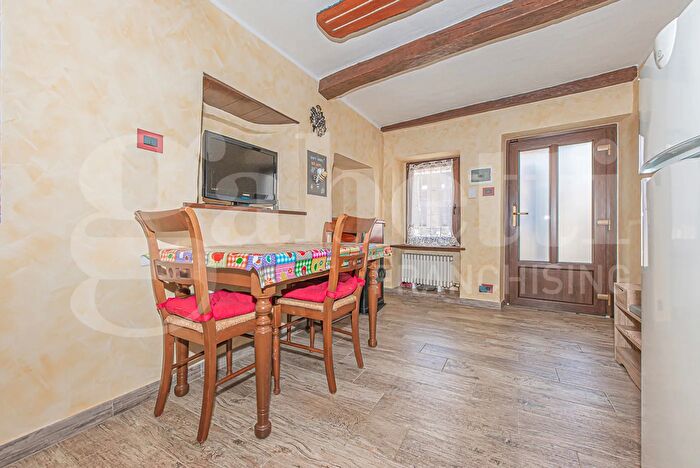 Casa quadrilocale in vendita in Via Bussone, Valgioie