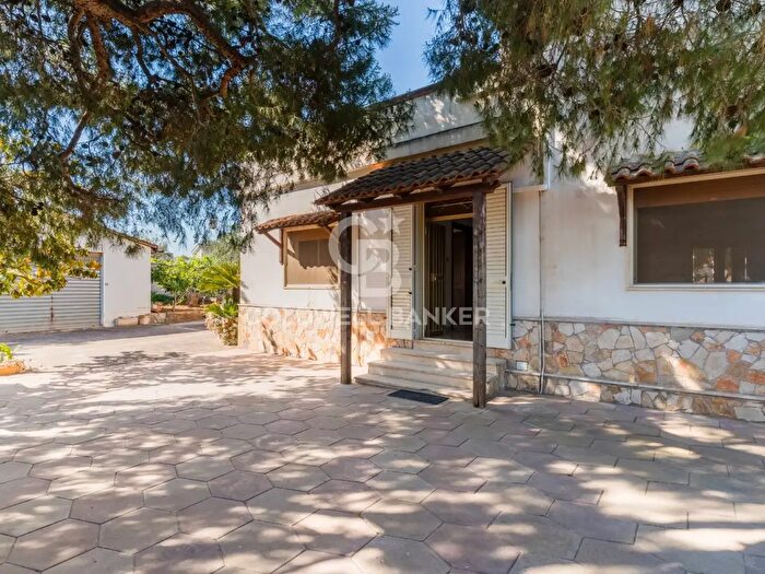 Casa quadrilocale in vendita in Via Gioacchino Toma, Nardo