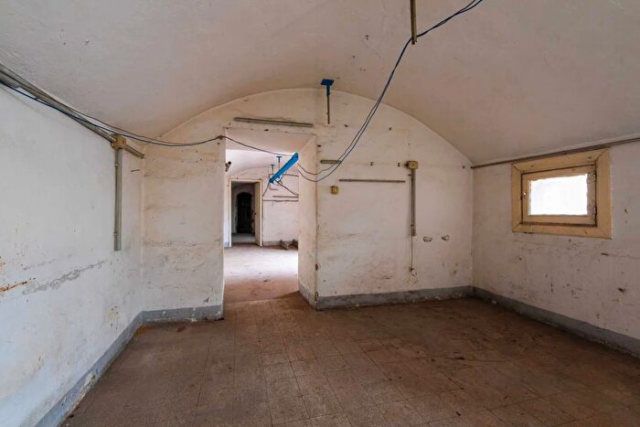 Casa con 5 locali in vendita in Piazza Enrico De Nicola, Napoli