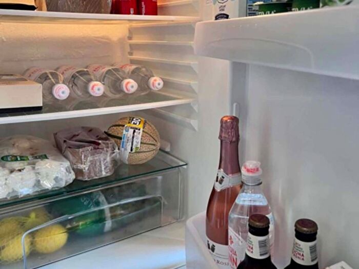 Appartamento trilocale in affitto in Alzaia Naviglio Pavese, Famagosta, Milano