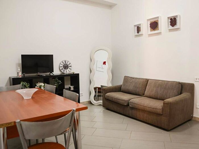 Appartamento bilocale in affitto in Via Casanova, Vasto, Napoli